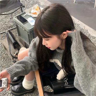 左轮百合海报